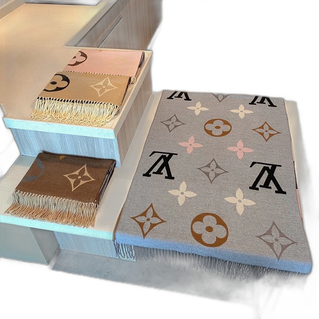 LV Scarf