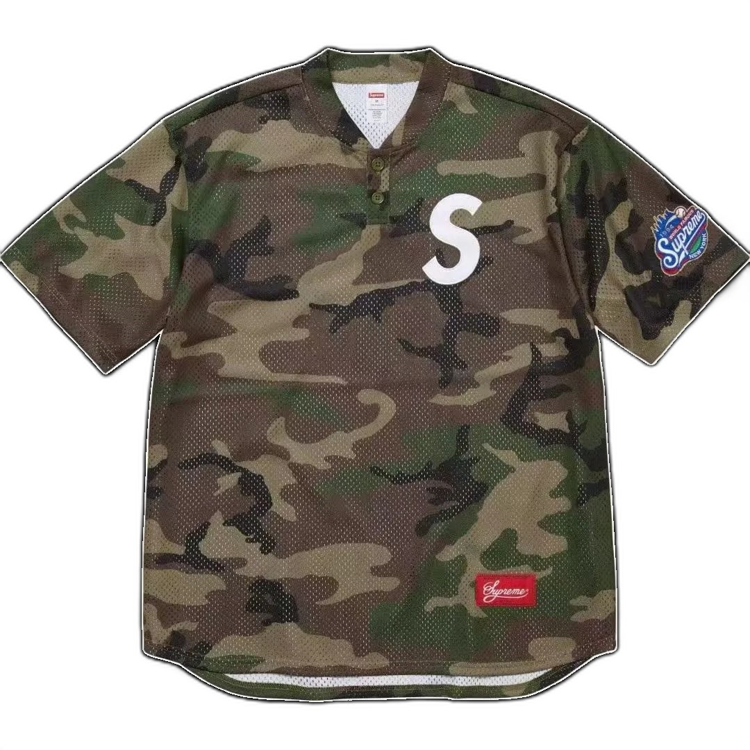 Supreme Tee